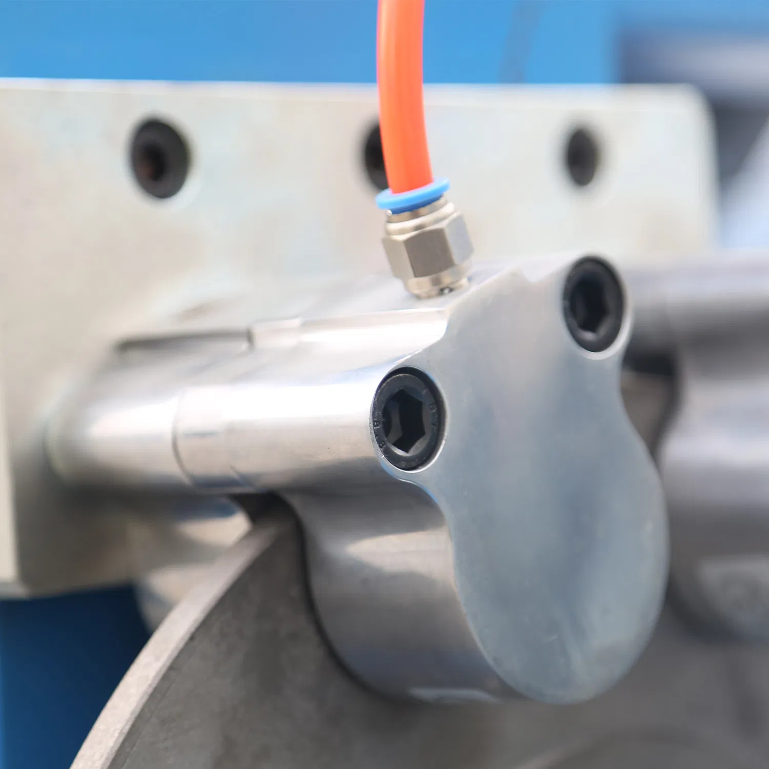 Máquina de desbobinamento/recolhimento motorizada a fio